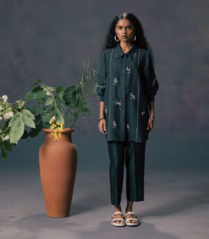 INDIGO ROSE PRINT SHIRT IN LINEN