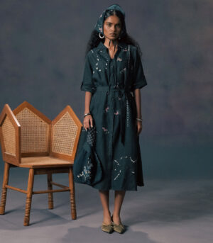 DRESS IN LINEN WITH EMBROIDERY