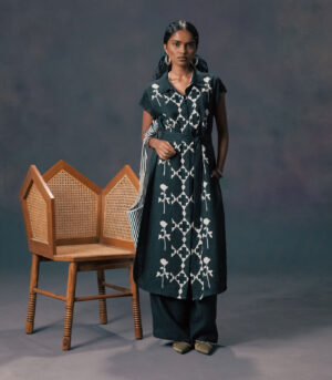 LONG SHIRT WITH FLARED PANTS