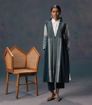 JACKET WITH IVORY TUNIC AND PANTS