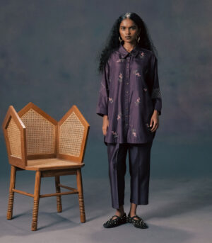 SHIRT IN MULBERRY SILK WITH STRAIGHT PANTS