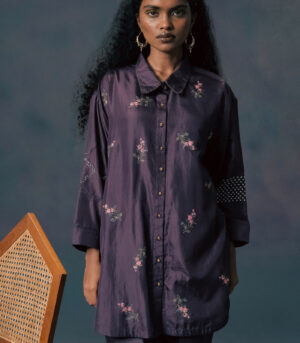 SHIRT IN MULBERRY SILK WITH STRAIGHT PANTS