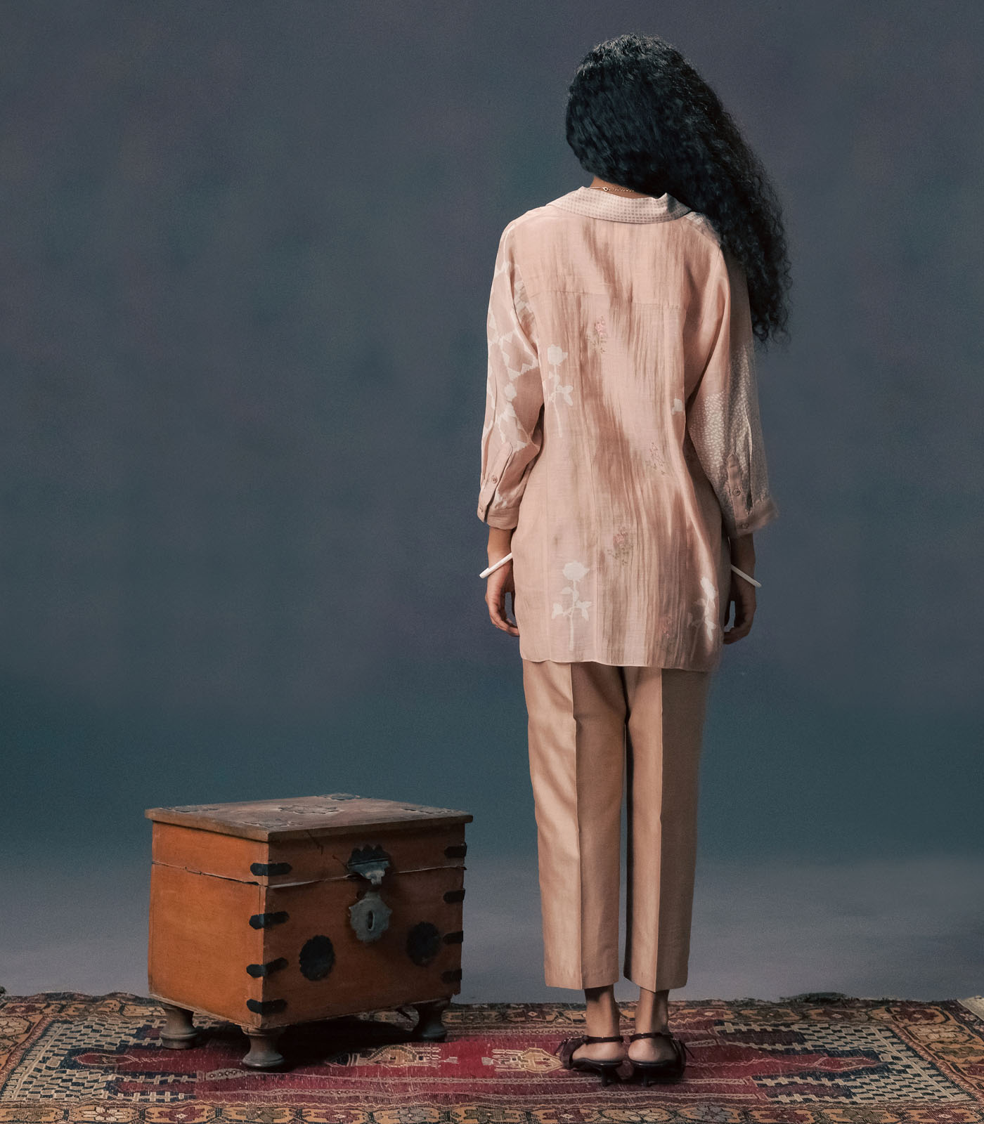 SHIRT IN MUL CHANDERI WITH STRAIGHT PANTS - Image 3