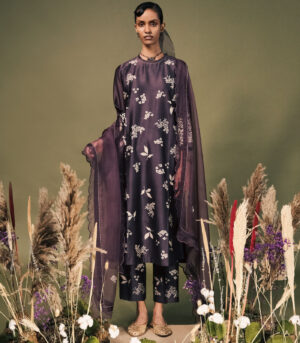 LAVENDER FRONT PLETED TUNIC SET IN SILK CHANDERI