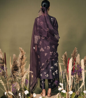 LAVENDER FRONT PLETED TUNIC SET IN SILK CHANDERI