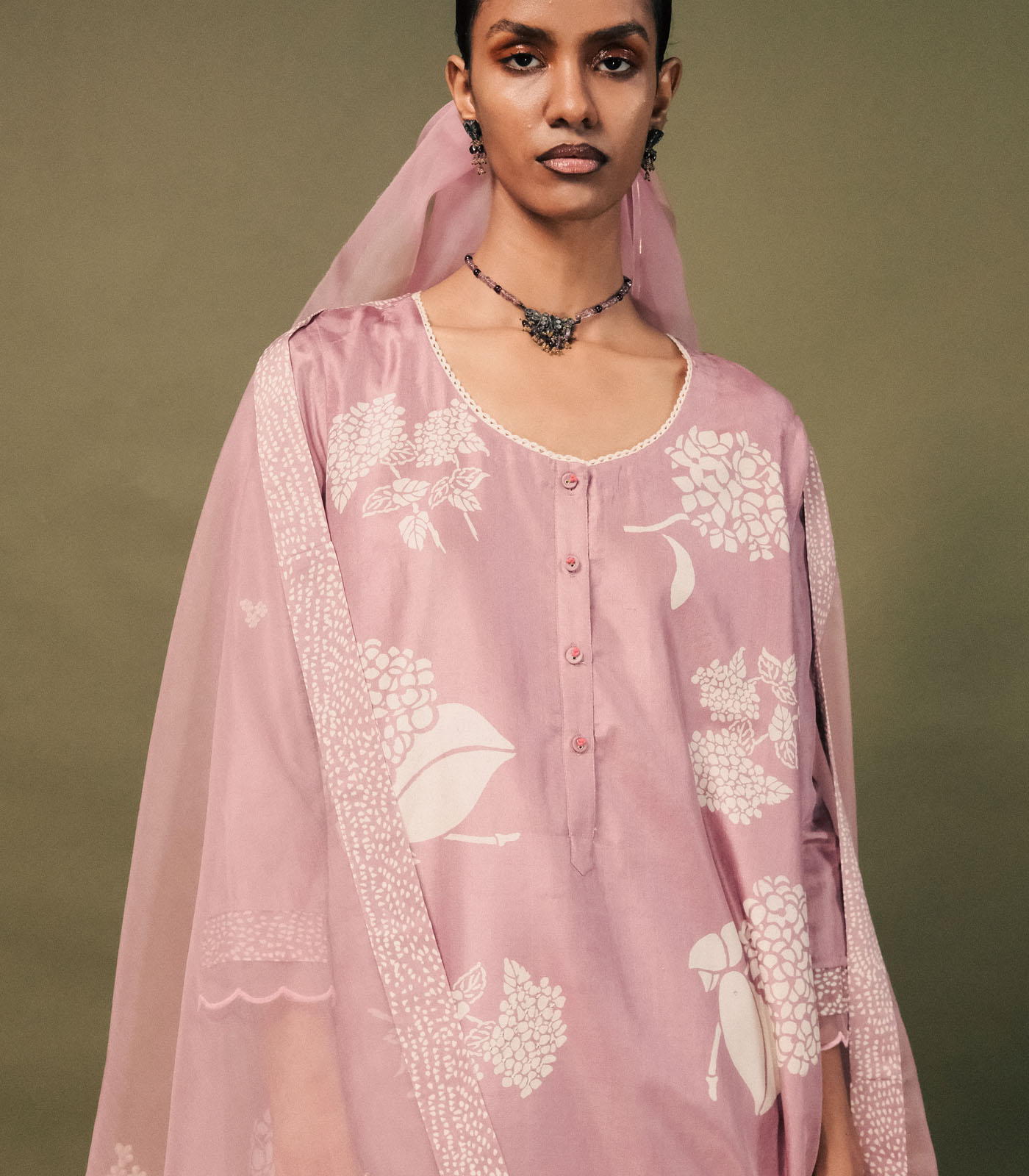 LILAC DISCHARGE PRINT TUNIC SET IN MULBERRY SILK - Image 3