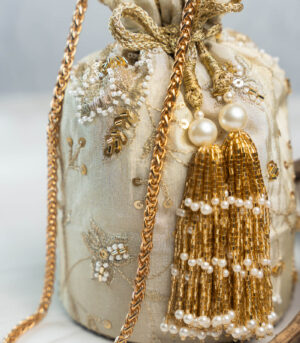 Diamond Hinted Kasse Plume Gold