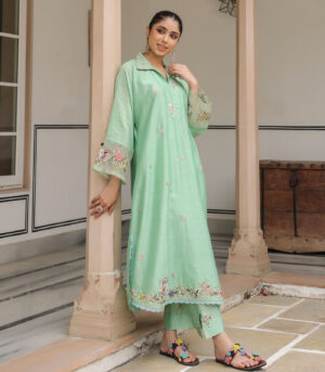 Gulzar Collar Kurta Set