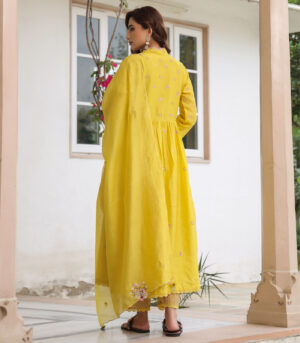Gulzar Frockstyle Kurta Set