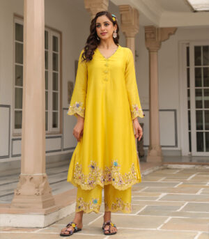 Gulzar Scallop Kurta Set