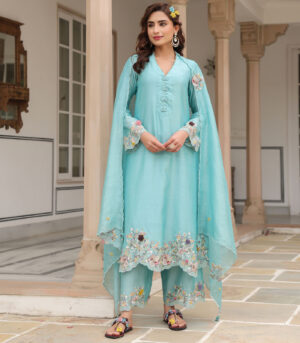 Gulzar Scallop Kurta Set