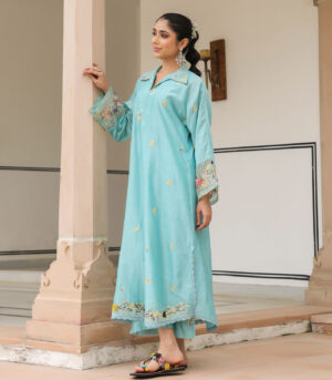 Gulzar Collar Kurta Set