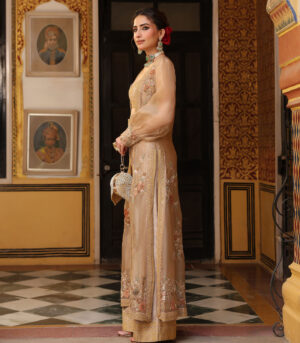 Ahista Ivory Cape Set