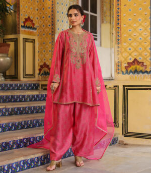 Ahista Pink Printed Pheran Short Kurta Set
