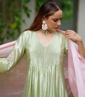 Silk V neck kurta with dupatta & matching pants