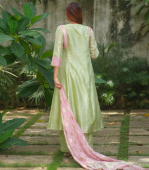 Silk V neck kurta with dupatta & matching pants