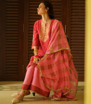 Aline benerasi woven kurta set