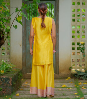 Sleeveless top with pallazo pants