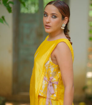 Sleeveless top with pallazo pants