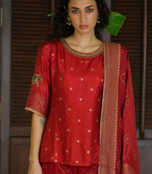 Matka neck short kurta set