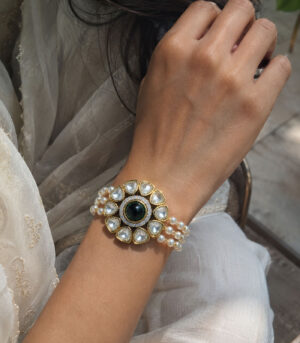 Emerald Polki Floral Pearl Bracelet
