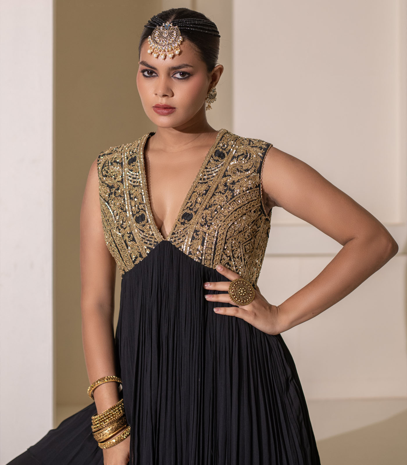Black Gathered V-Neck Embellished Short Tunic Sharara Set - Image 2